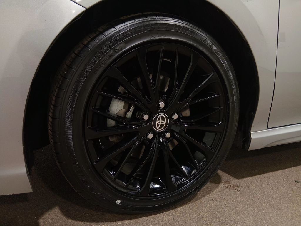 2022 Toyota Camry SE Hybrid