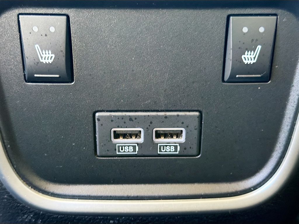 Used 2023 Black Chrysler Touring image 23