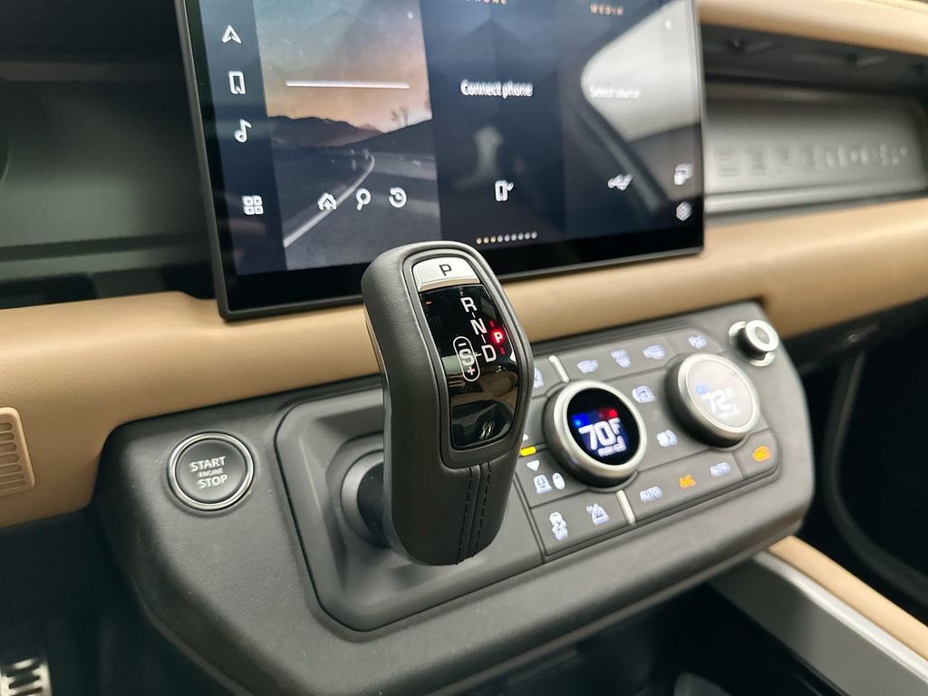 Thumbnail: 2025 Land Rover Defender - 13