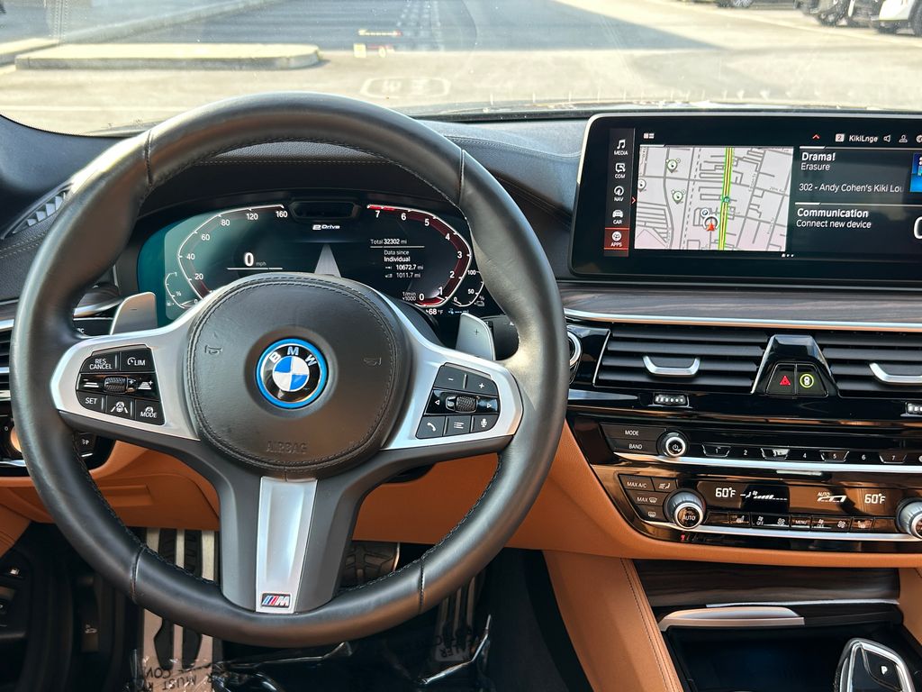 2022 BMW 5 Series 530e iPerformance 17