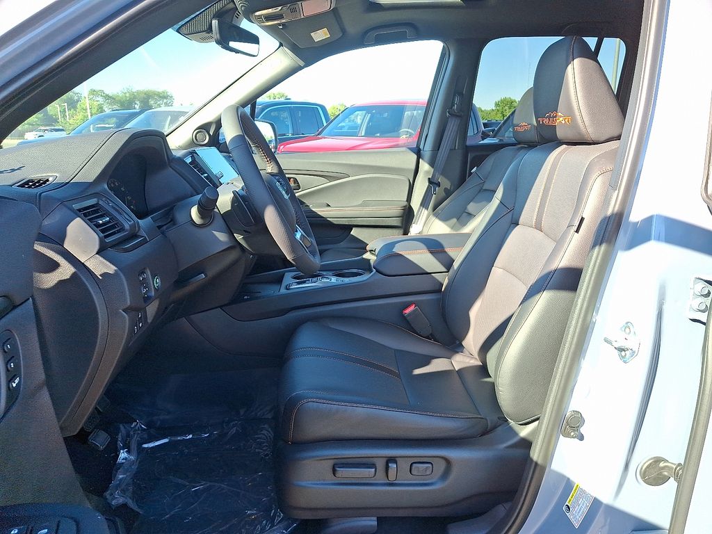 Thumbnail: 2025 Honda Ridgeline - 6