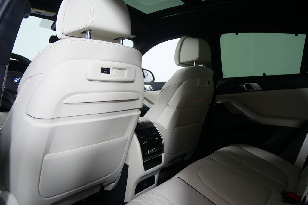 Thumbnail: 2023 BMW X6 - 20