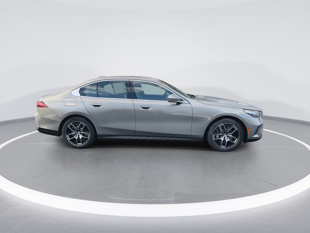 Thumbnail: 2026 BMW 5 Series - 9