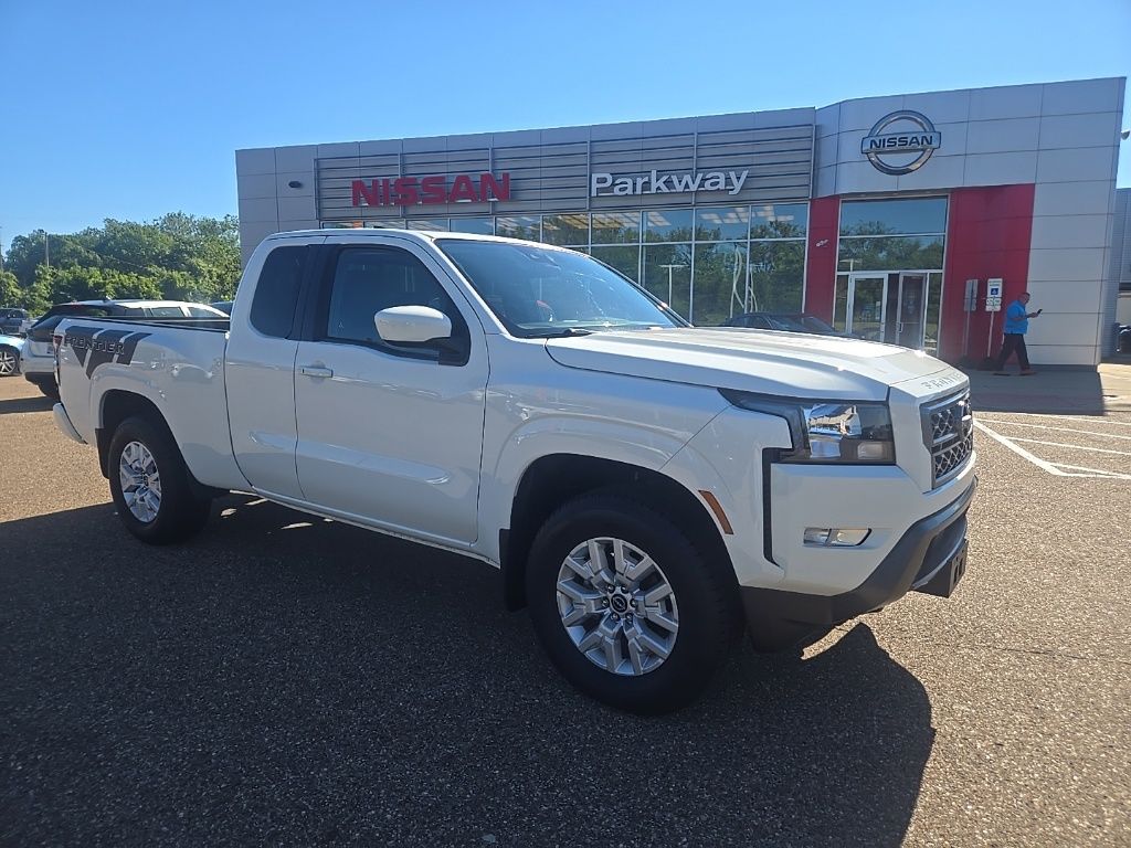 Glacier White 2023 Nissan Frontier Pickup Truck Four-Wheel Drive 9-Speed Automatic