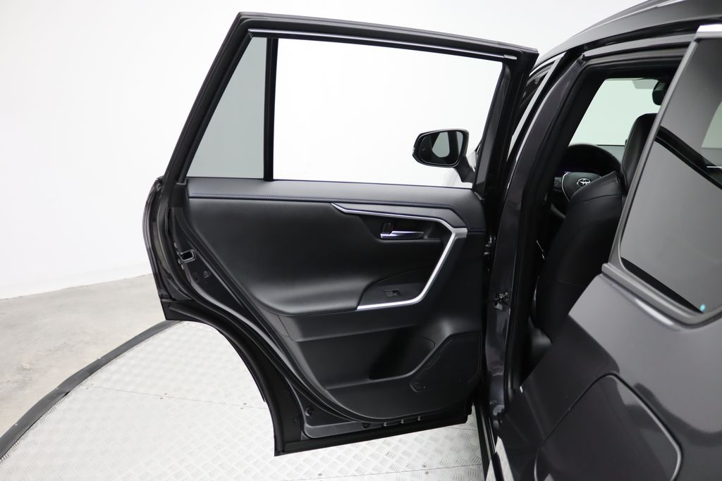 Thumbnail: 2023 Toyota RAV4 - 21