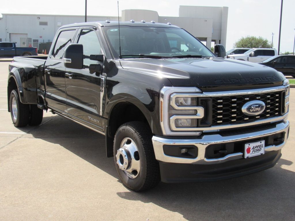 2026 Ford F-350SD Lariat