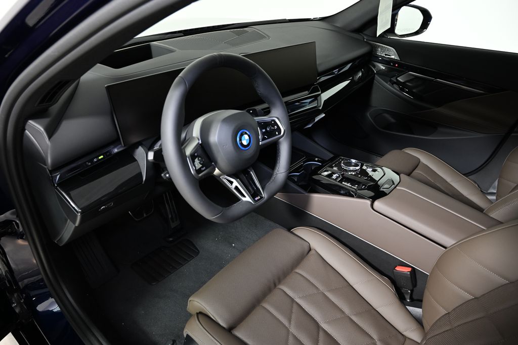 Thumbnail: 2026 BMW 5 Series - 15