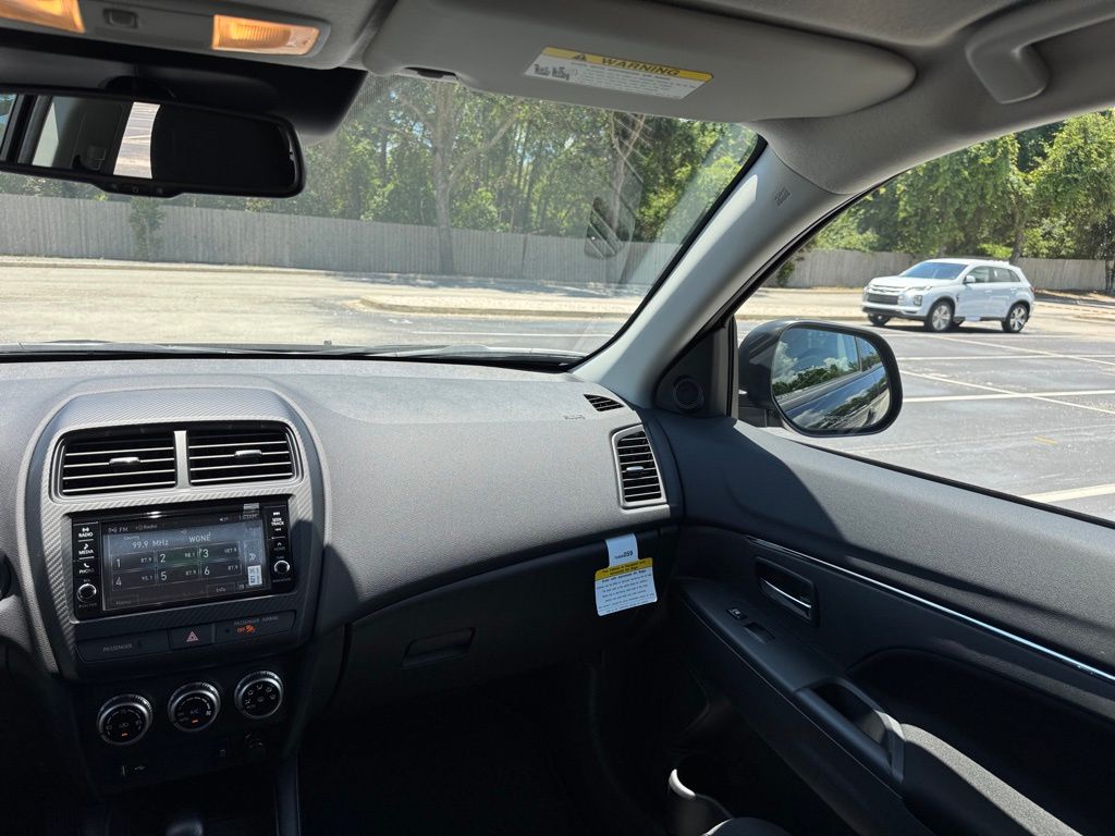 2025 Mitsubishi Outlander Sport ES photo 19