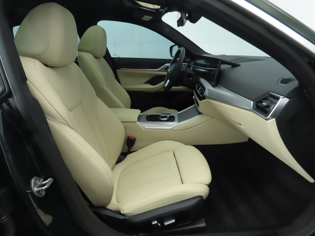 Thumbnail: 2023 BMW i4 - 21