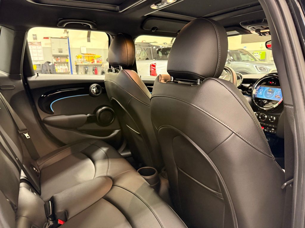 Thumbnail: 2023 MINI Cooper - 25