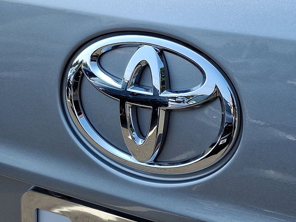 Thumbnail: 2023 Toyota Highlander - 30