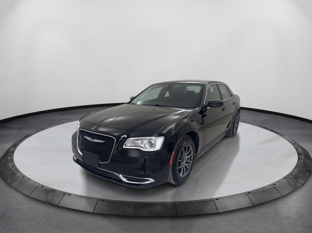  2018 Chrysler 300 Touring RWD   
