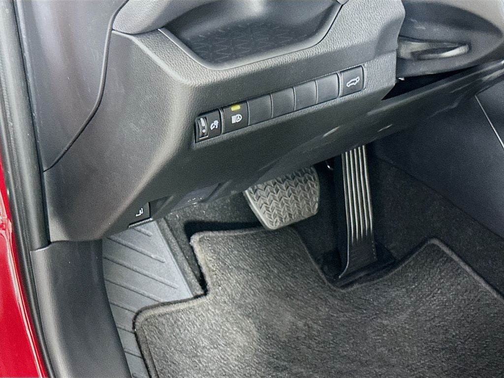 Thumbnail: 2025 Toyota RAV4 - 10