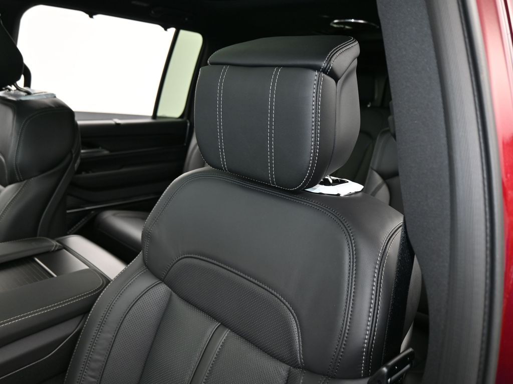 New 2026 Velvet Red Pearlcoat Jeep Summit Obsidian image 17