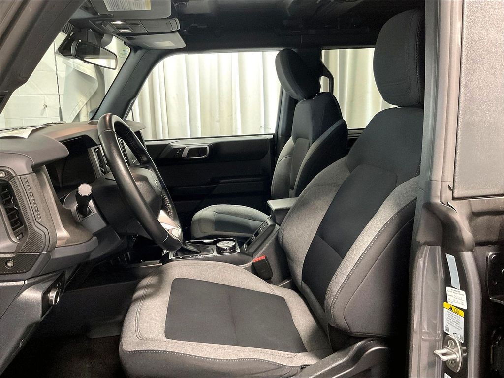 2025 Ford Bronco — photo 10