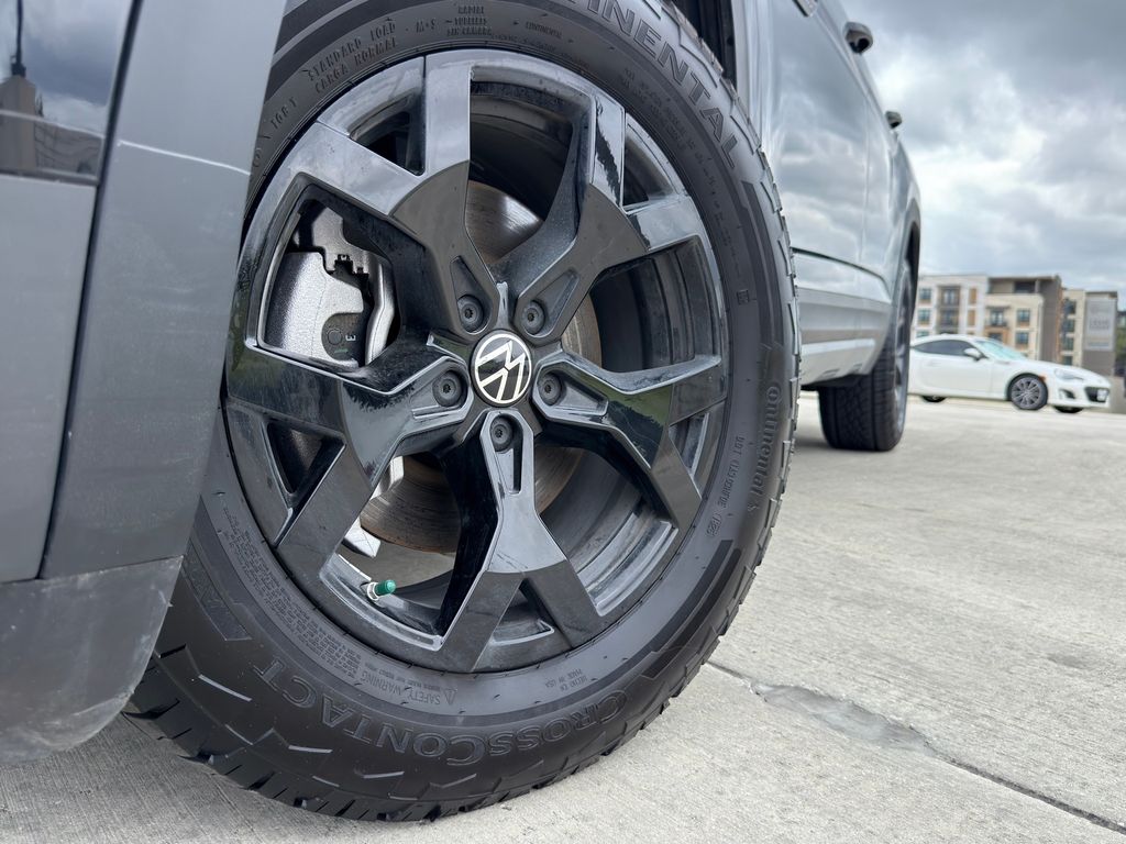 View vehicle photo 6