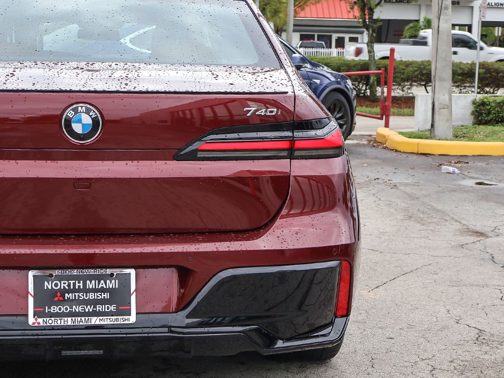 Used 2023 Red BMW 740i image 20