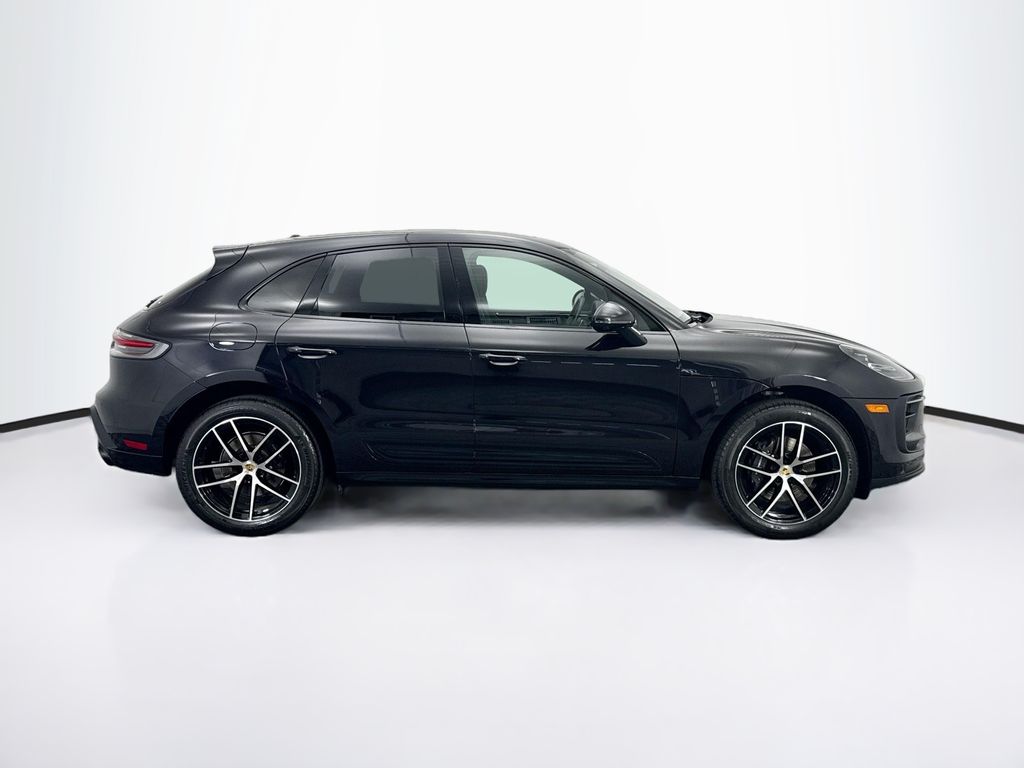 Thumbnail: 2024 Porsche Macan - 6