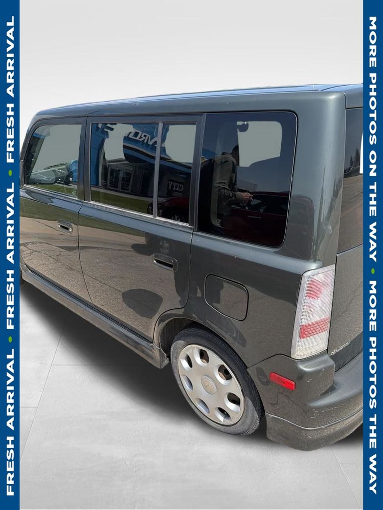 2005 Scion xB Wagon Front-Wheel Drive 5-Speed Manual Overdrive