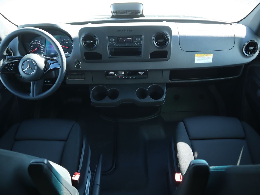 2025 Mercedes-Benz Sprinter 2500 14