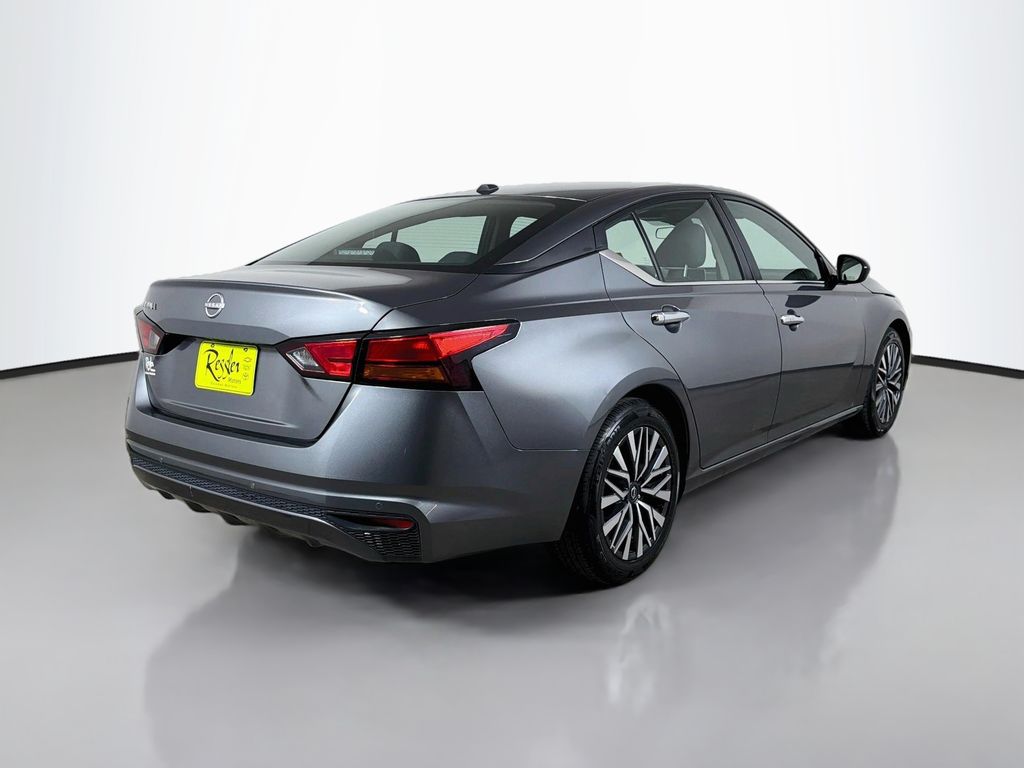 Used 2025 Nissan Altima Sedan