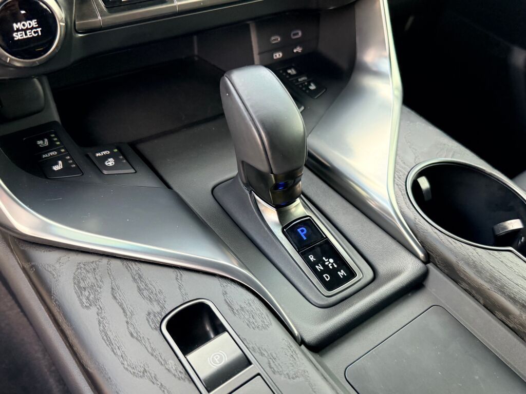 Thumbnail: 2025 Lexus LX - 23