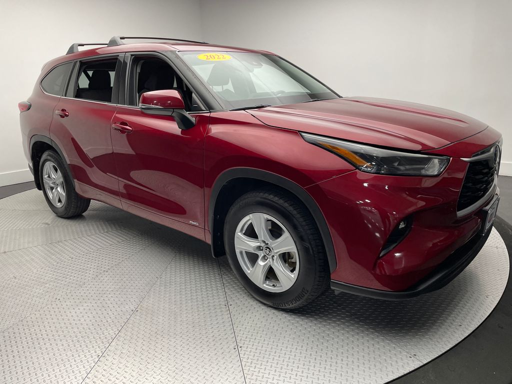 Thumbnail: 2022 Toyota Highlander - 3
