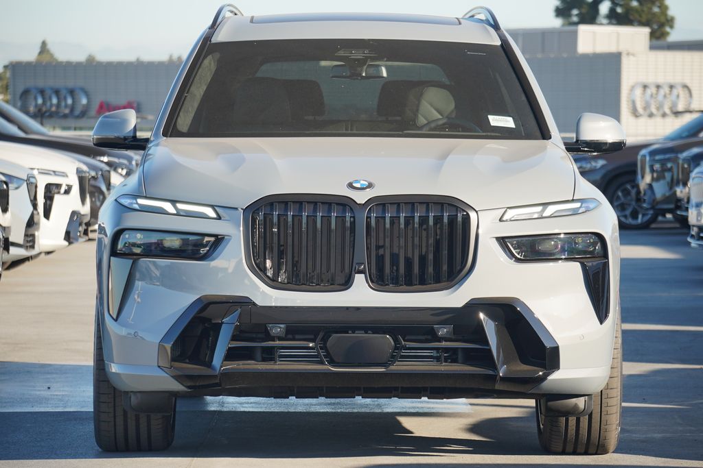 2025 BMW X7 xDrive40i 2