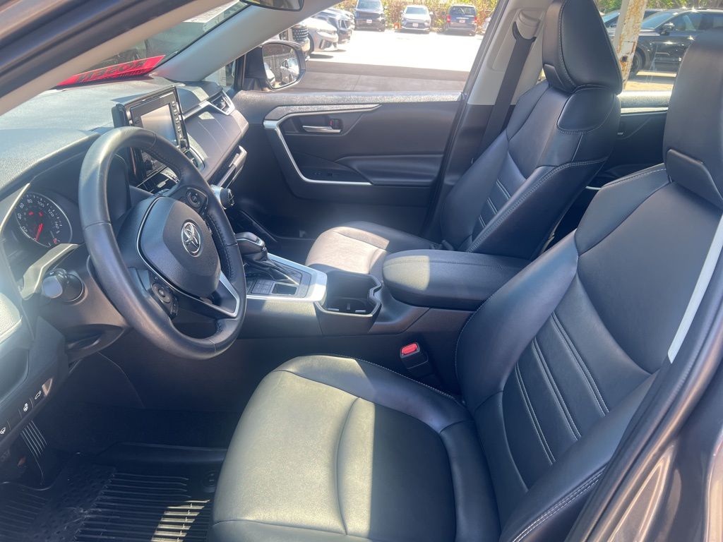 2022 Toyota RAV4 XLE Premium photo