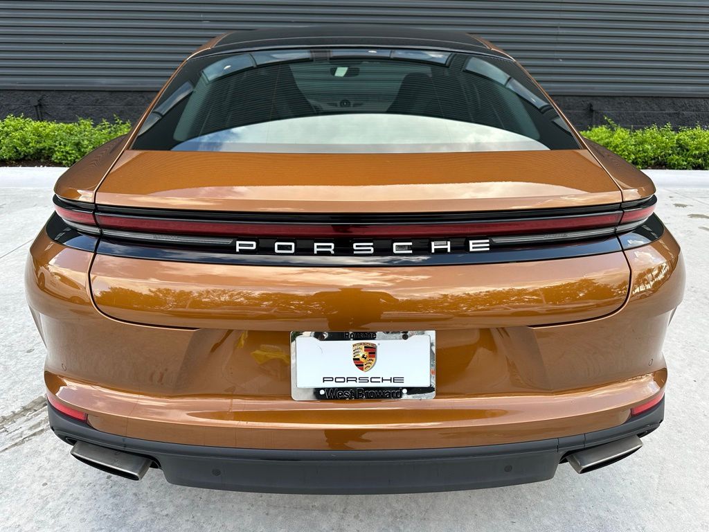 2025 Porsche Panamera  11