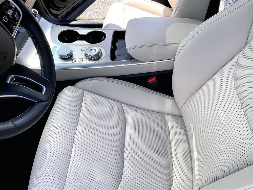 2026 Genesis GV70 — photo 20