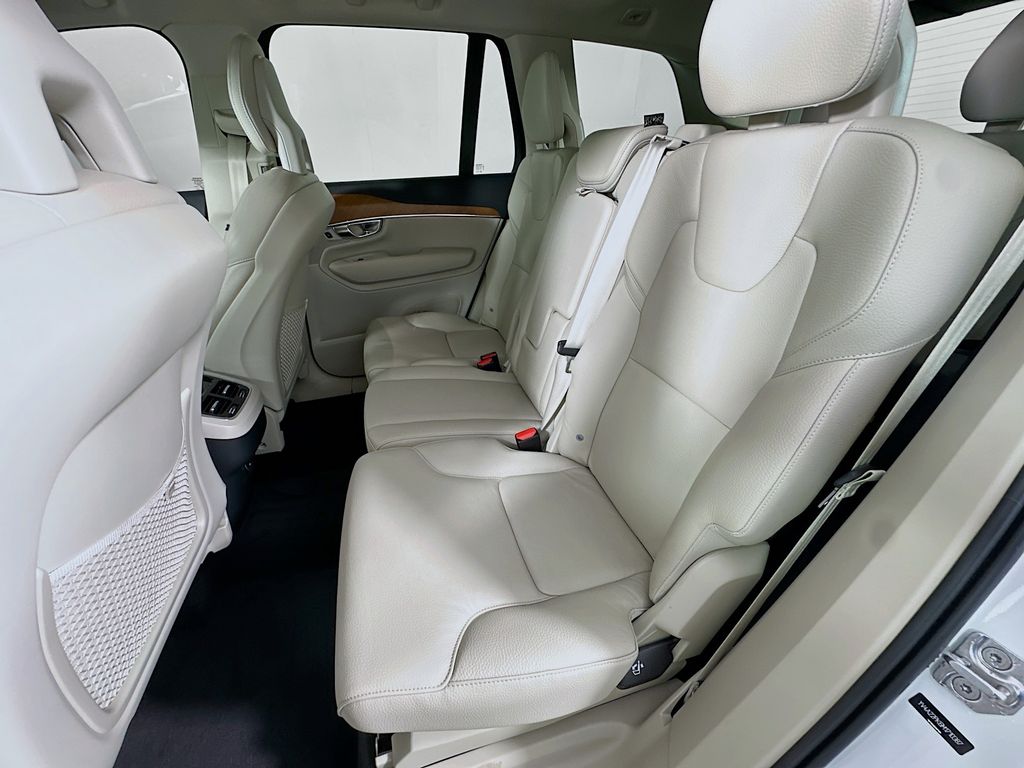 Thumbnail: 2021 Volvo XC90 - 25