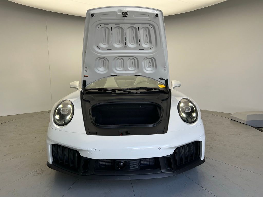 Thumbnail: 2025 Porsche 911 - 25