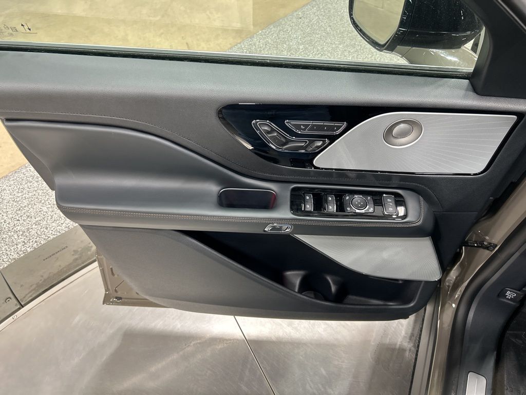 new 2026 Lincoln Aviator car, priced at $77,665