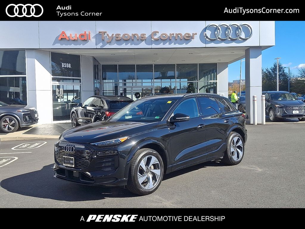 Thumbnail: 2025 Audi Q6 e-tron - 1