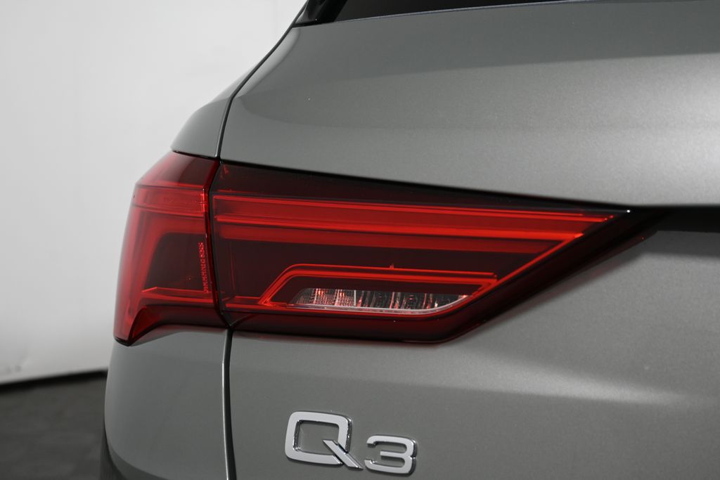 Thumbnail: 2025 Audi Q3 - 12