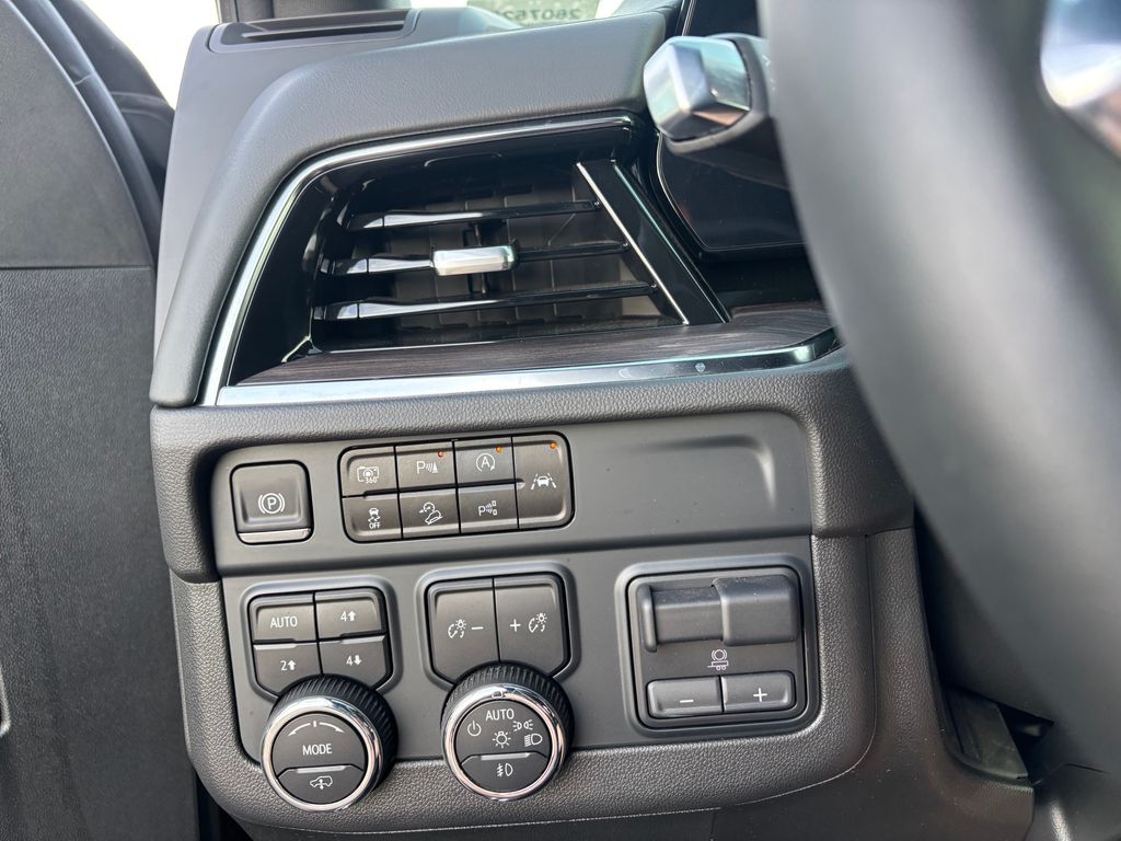 Used Car 2025 Chevrolet Suburban  Z71 For Sale Under $80,000 In Austin, Texas