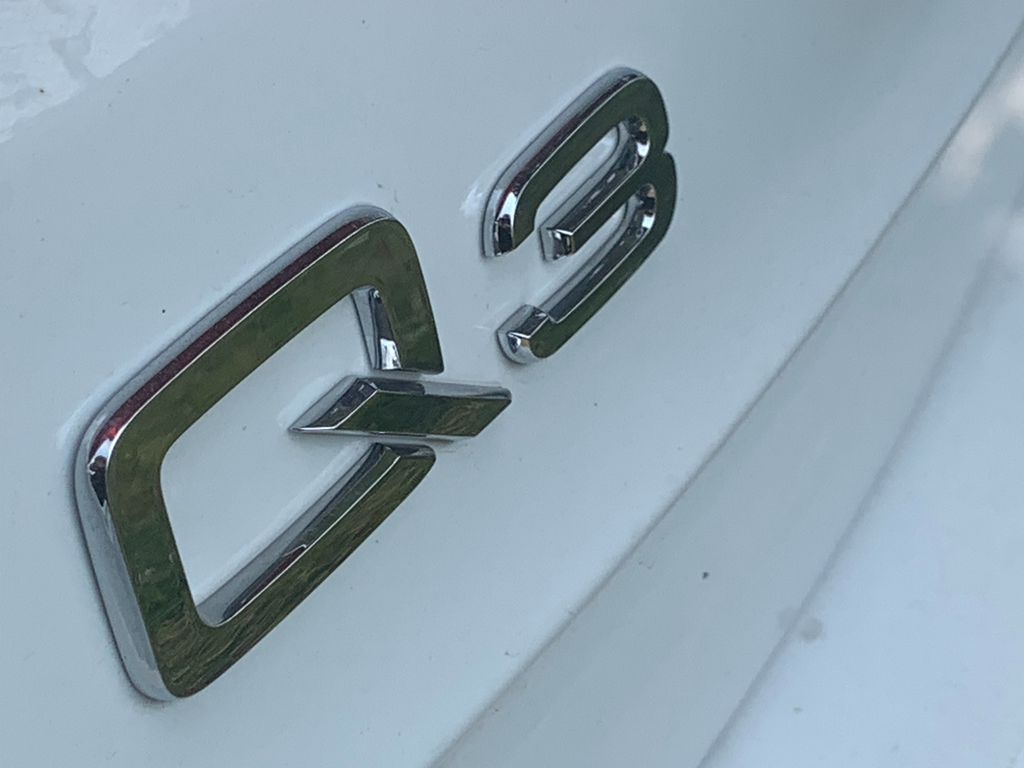 Thumbnail: 2023 Audi Q3 - 10