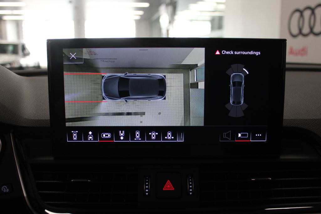 Thumbnail: 2023 Audi SQ5 - 21