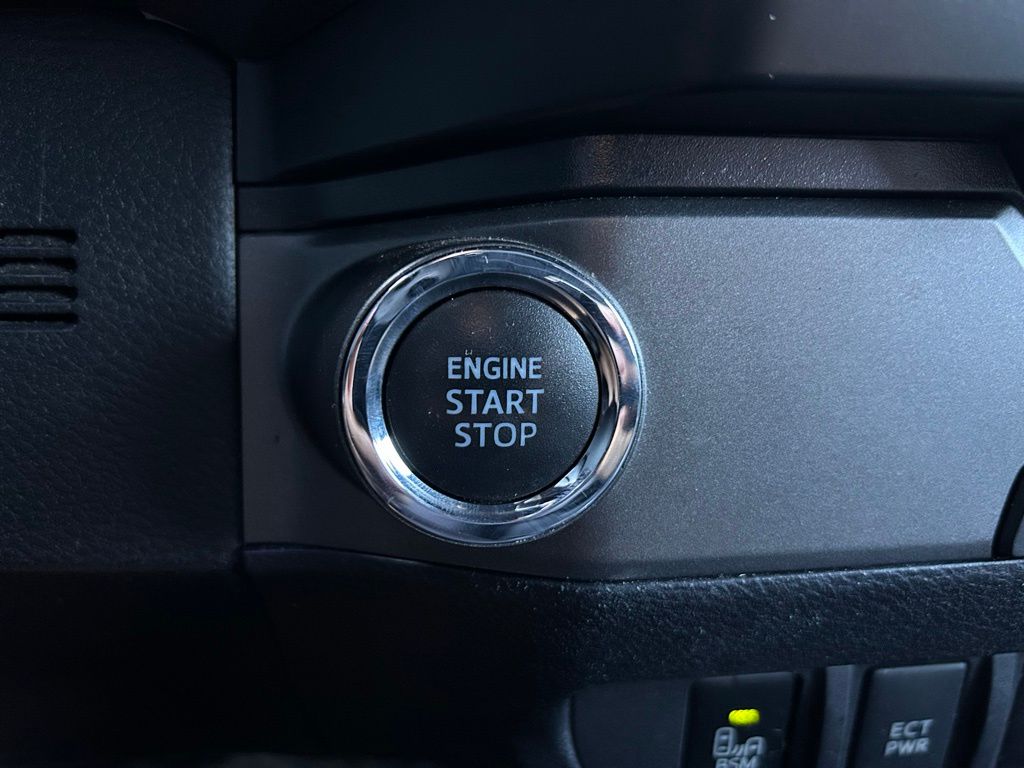 Thumbnail: 2020 Toyota Tacoma - 28