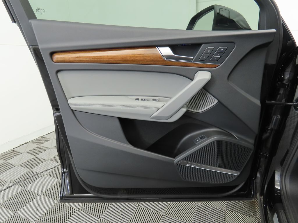 2022 Audi Q5 e Prestige 25