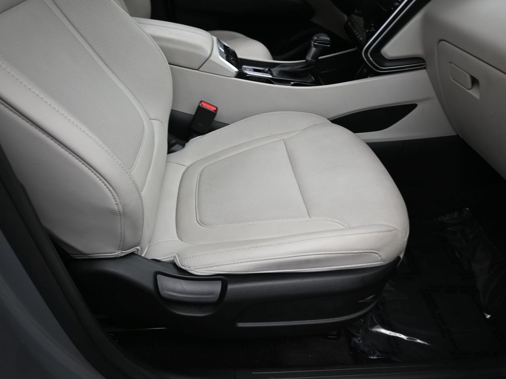 Used 2023 Shimmering Silver Hyundai SEL image 43