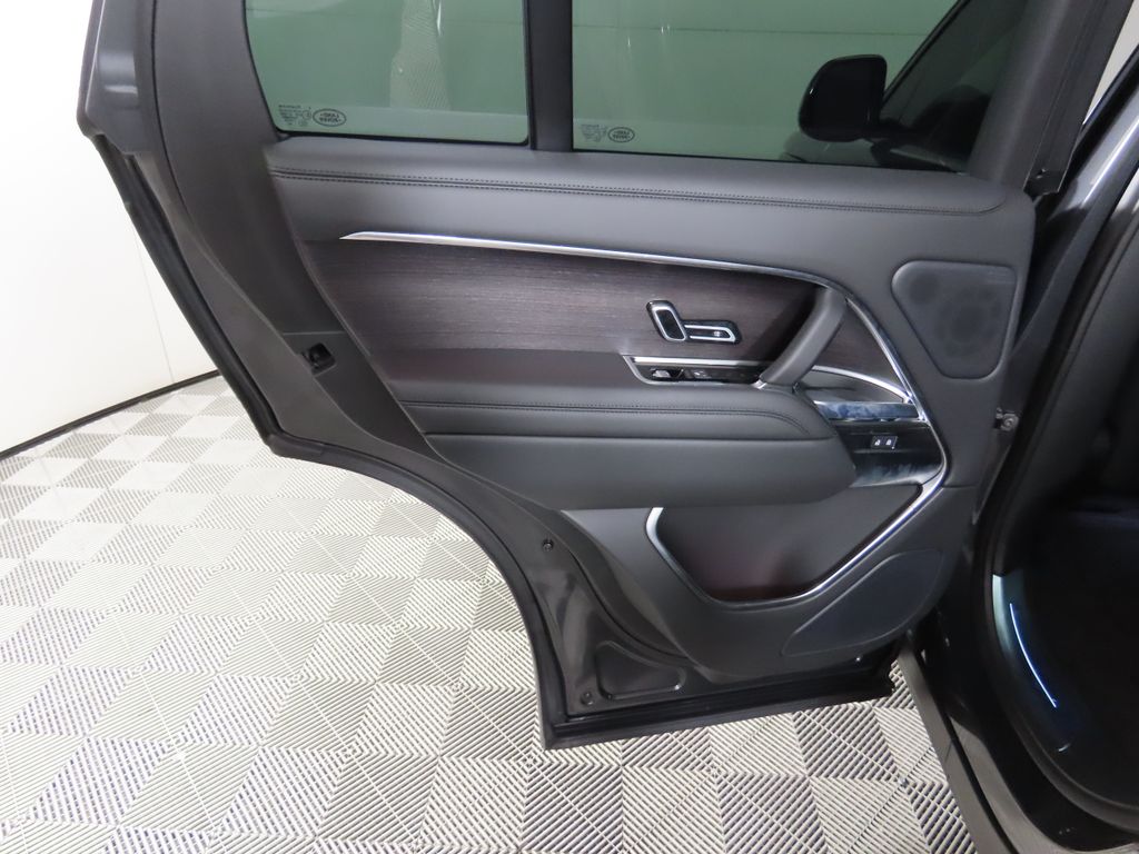 Thumbnail: 2025 Land Rover Range Rover - 27