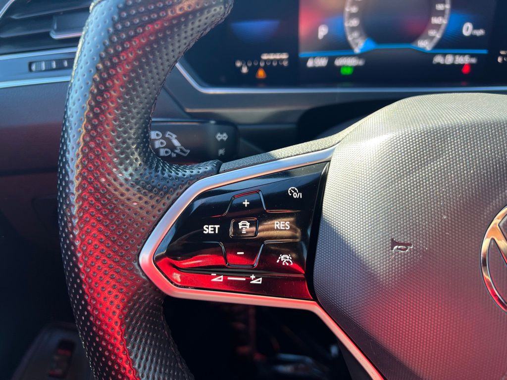 Thumbnail: 2022 Volkswagen Tiguan - 21