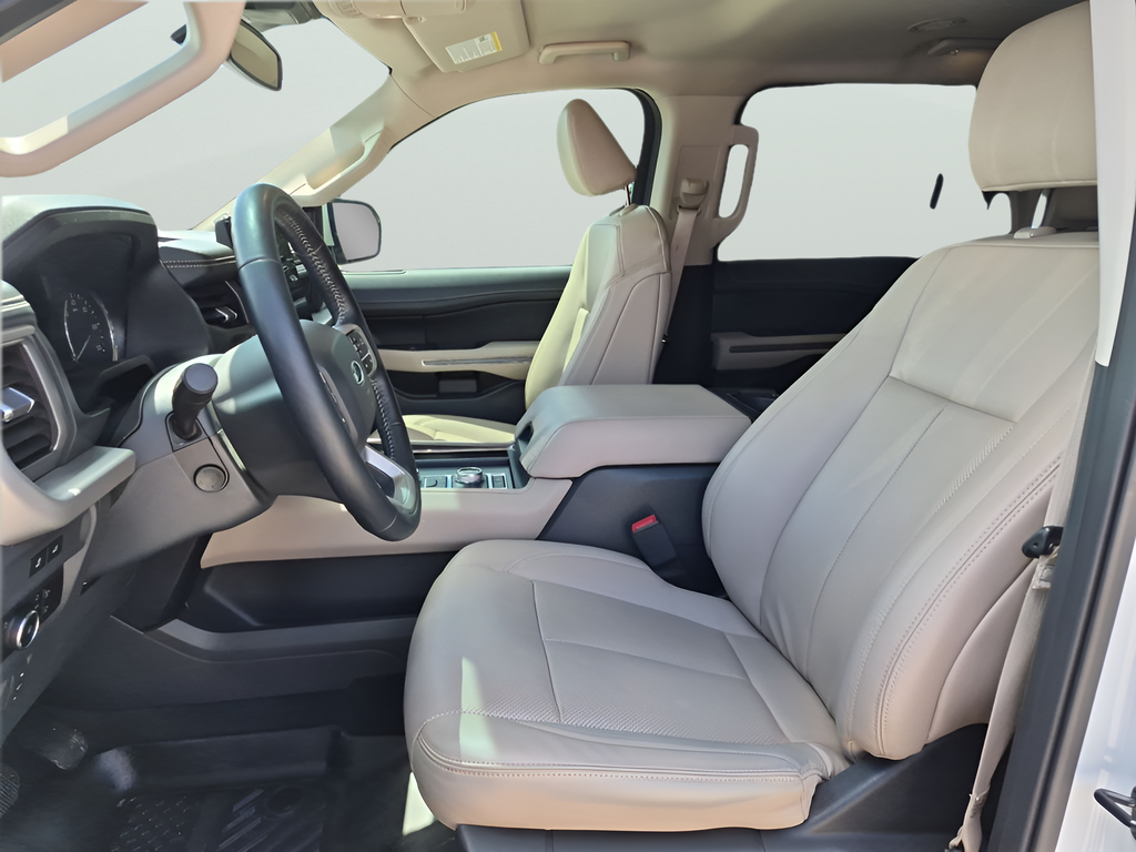 Used 2023 White Ford XLT image 24