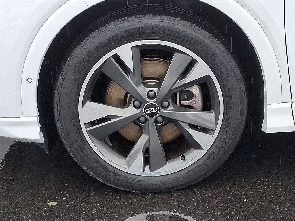 Thumbnail: 2024 Audi Q4 e-tron - 8