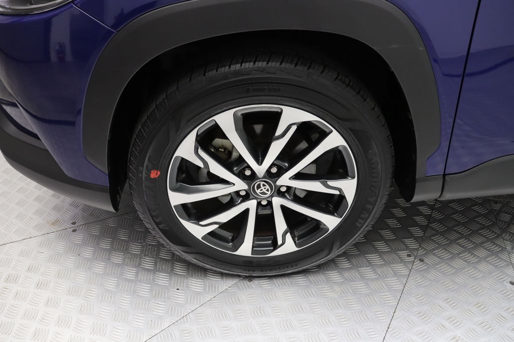2024 Toyota Corolla Cross XLE 4