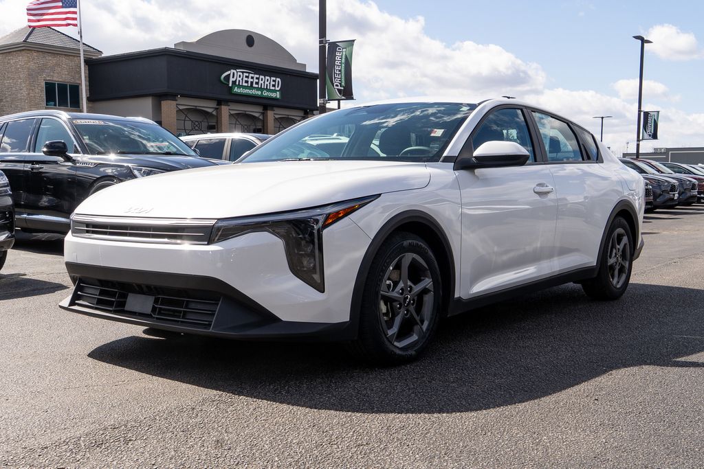 2025 Kia K4 LXS FWD