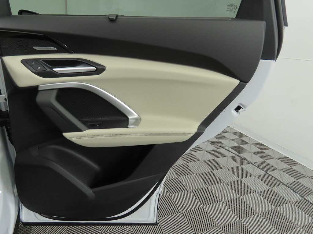 Thumbnail: 2025 Audi Q5 - 27
