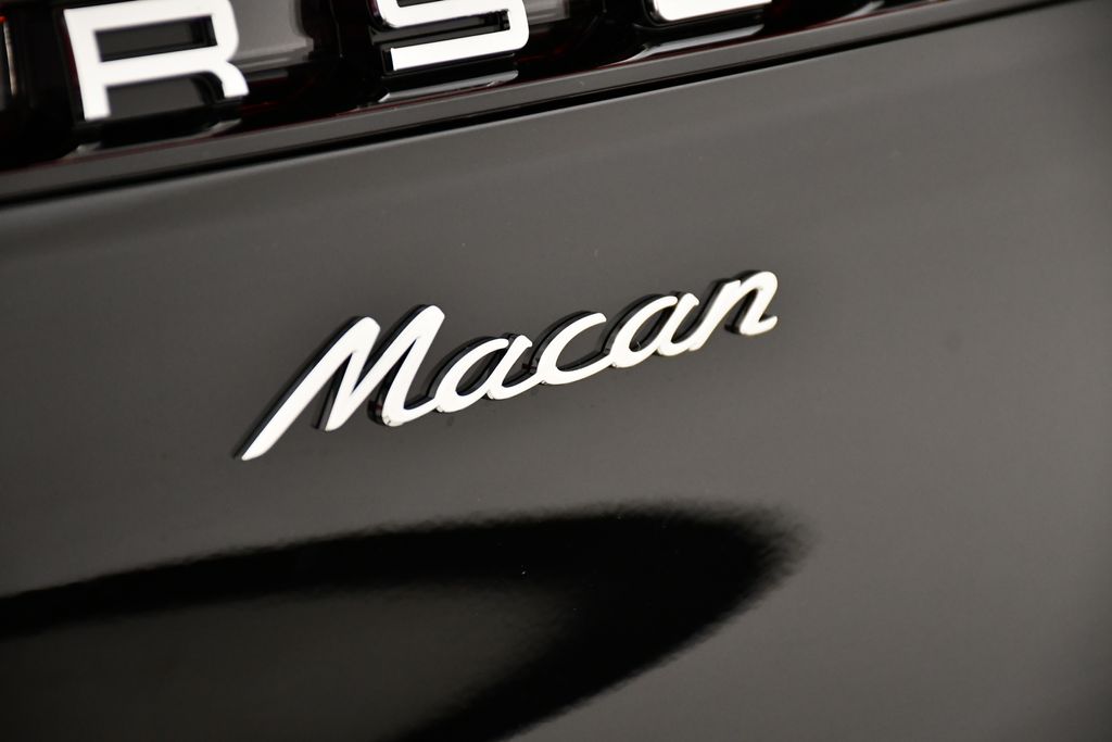 Thumbnail: 2026 Porsche Macan - 11